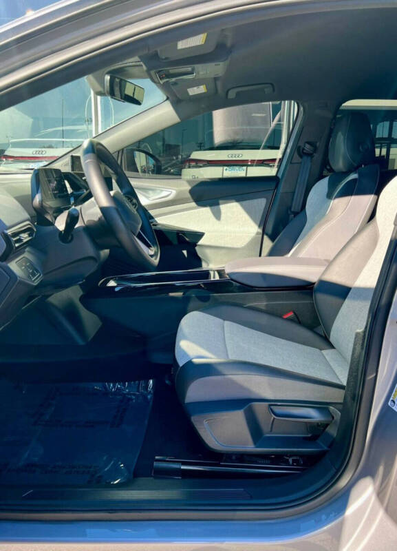 2023 Volkswagen ID.4 Pro