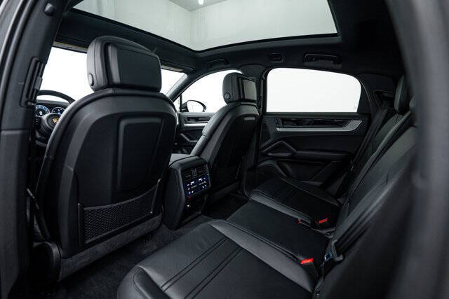 2025 Porsche Cayenne Coupe