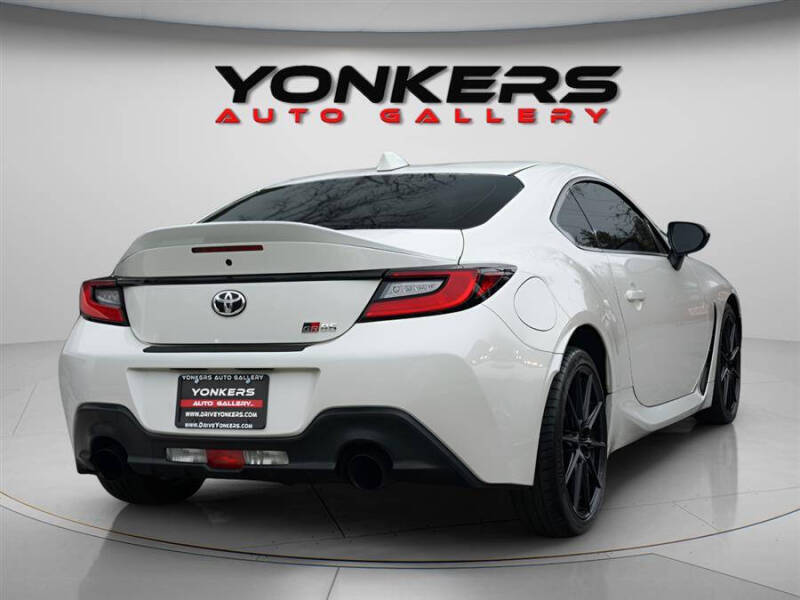 2023 Toyota GR86 Premium