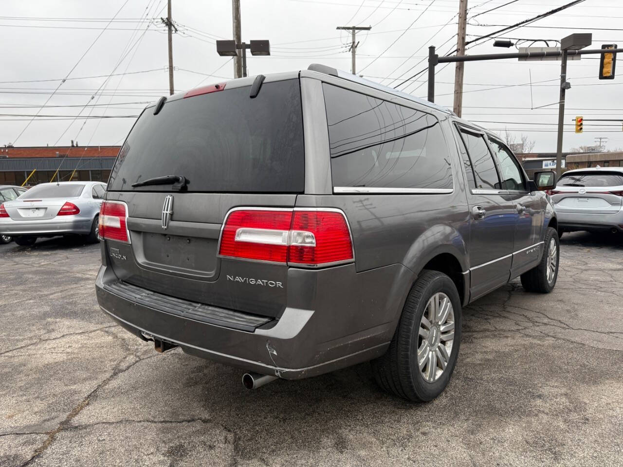 2010 Lincoln Navigator L for sale at AVS AUTO GROUP LLC in CLEVELAND, OH