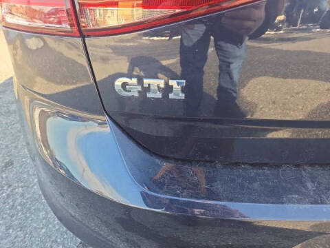 2017 Volkswagen Golf GTI S