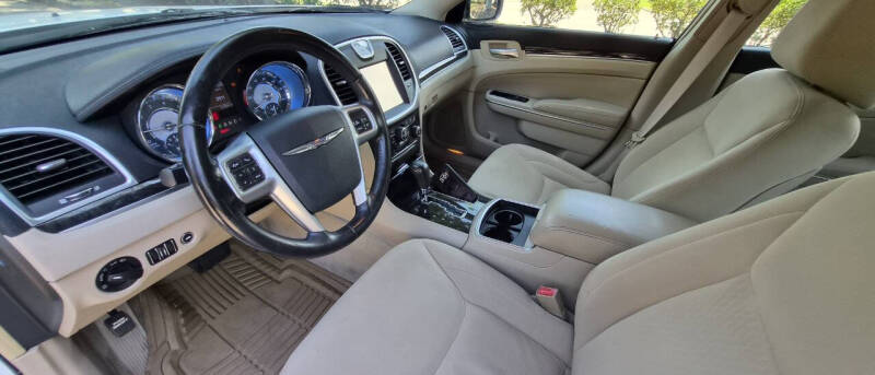 2011 Chrysler 300