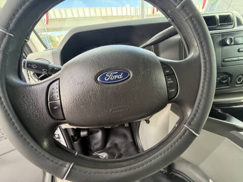 2017 Ford E-Series E-350 SD