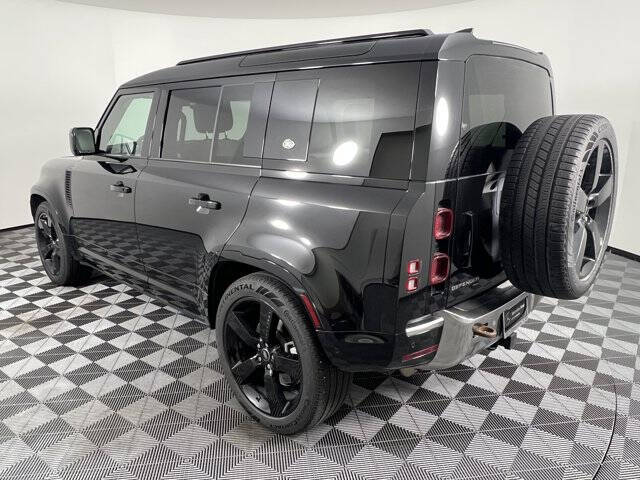 2023 Land Rover Defender 110 SE