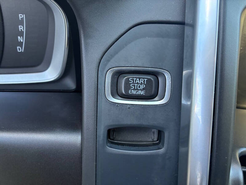 2016 Volvo XC60 T5 Drive-E Premier