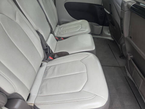 2017 Chrysler Pacifica Touring-L Plus