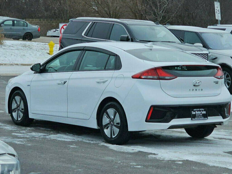 2017 Hyundai Ioniq Hybrid Blue
