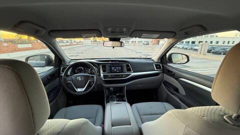 2018 Toyota Highlander LE