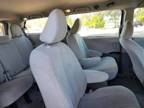 2012 Toyota Sienna