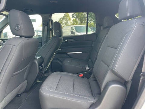 2025 Chevrolet Traverse LT