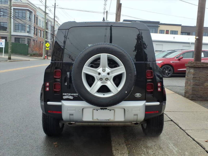 2023 Land Rover Defender 110 SE