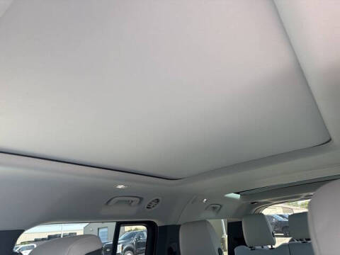 2025 Land Rover Defender 130 P300 S