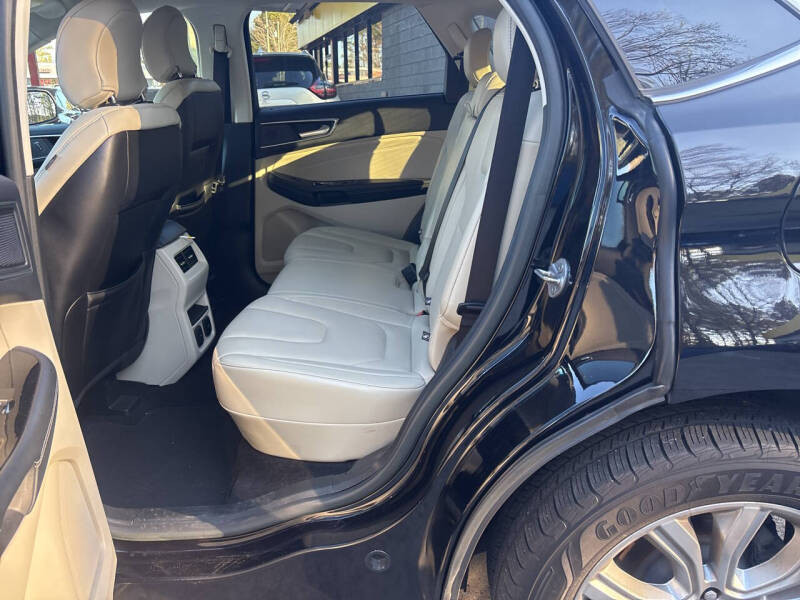 2019 Ford Edge Titanium