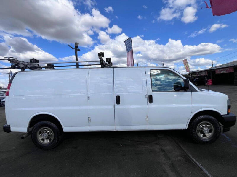 2018 Chevrolet Express 2500