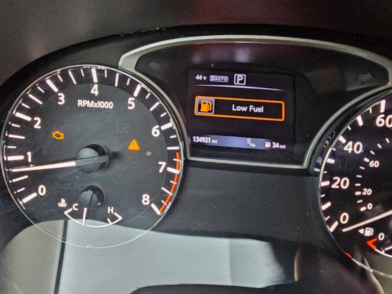 2017 Nissan Pathfinder SL