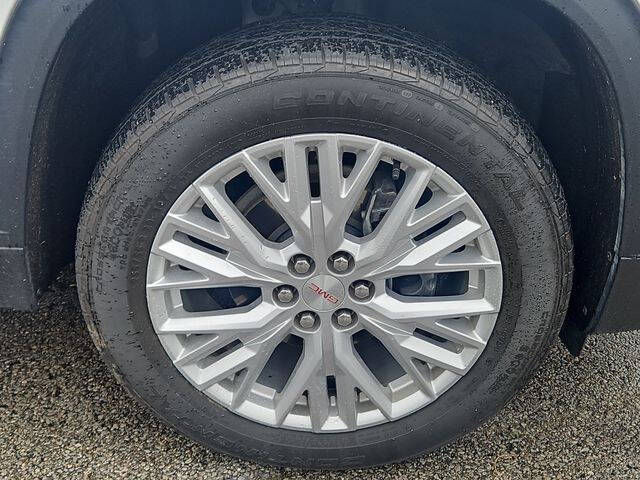 2024 GMC Acadia Elevation