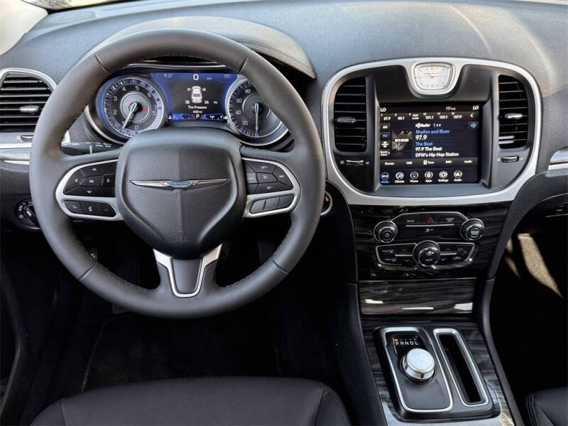 2022 Chrysler 300 Touring