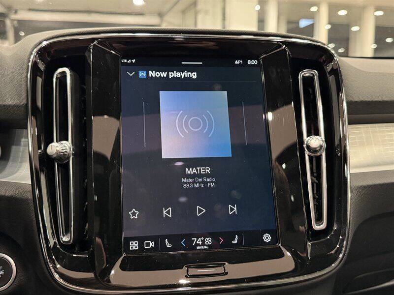 2025 Volvo XC40 B5 Core Bright Theme