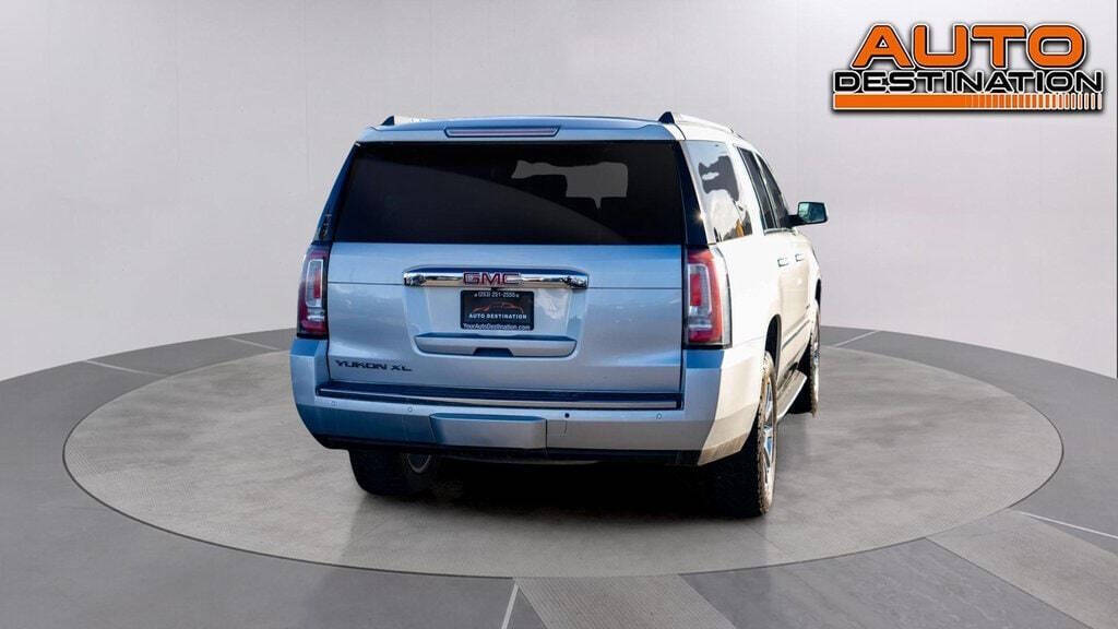 2017 GMC Yukon XL for sale at Auto Destination in Puyallup, WA