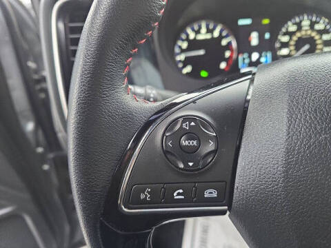 2020 Mitsubishi Outlander LE