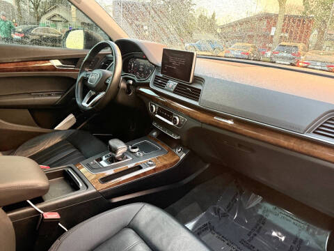 2018 Audi Q5 2.0T quattro Premium Plus