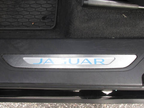 2019 Jaguar F-PACE 25t Premium