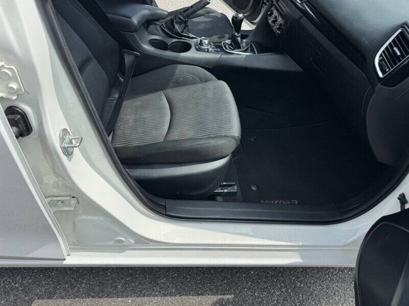 2015 Mazda MAZDA3 i Touring