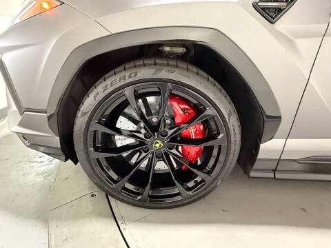 2023 Lamborghini Urus S