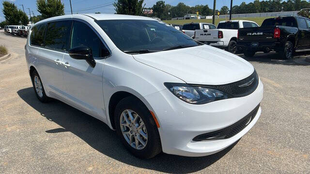 2026 Chrysler Voyager LX