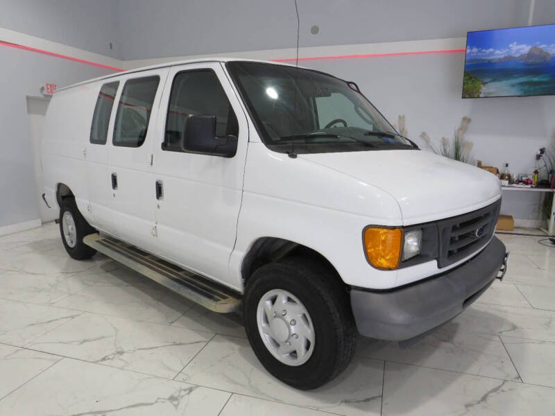 2007 Ford Econoline Van Commercial's photo