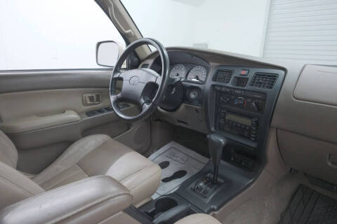 2002 Toyota 4Runner SR5