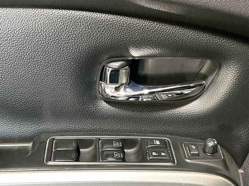 2017 Nissan Titan SL