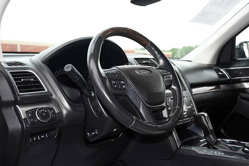 2017 Ford Explorer Platinum