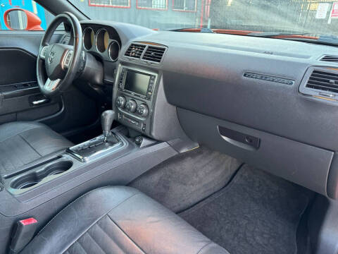 2012 Dodge Challenger R/T Plus