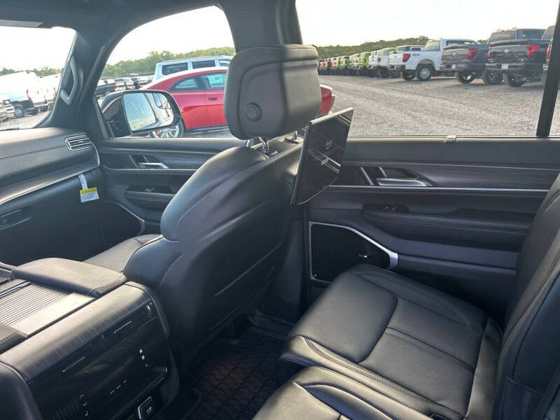 2024 Jeep Wagoneer L Series III