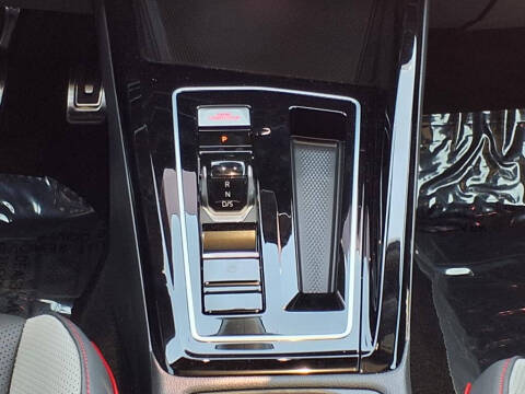 2025 Volkswagen Golf GTI SE