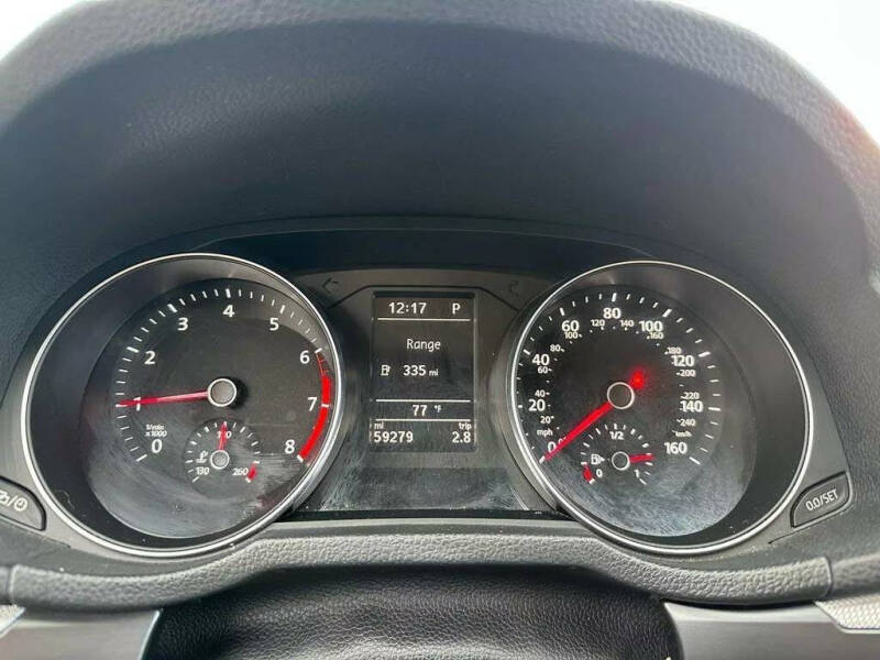 2017 Volkswagen Passat 1.8T R-Line