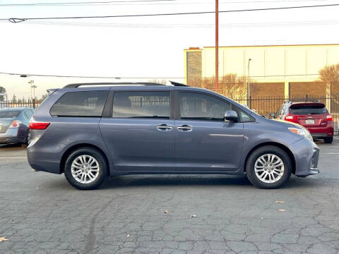 2017 Toyota Sienna