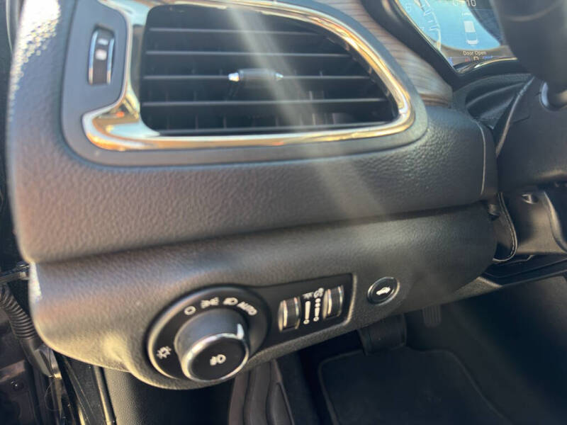 2015 Chrysler 200 C
