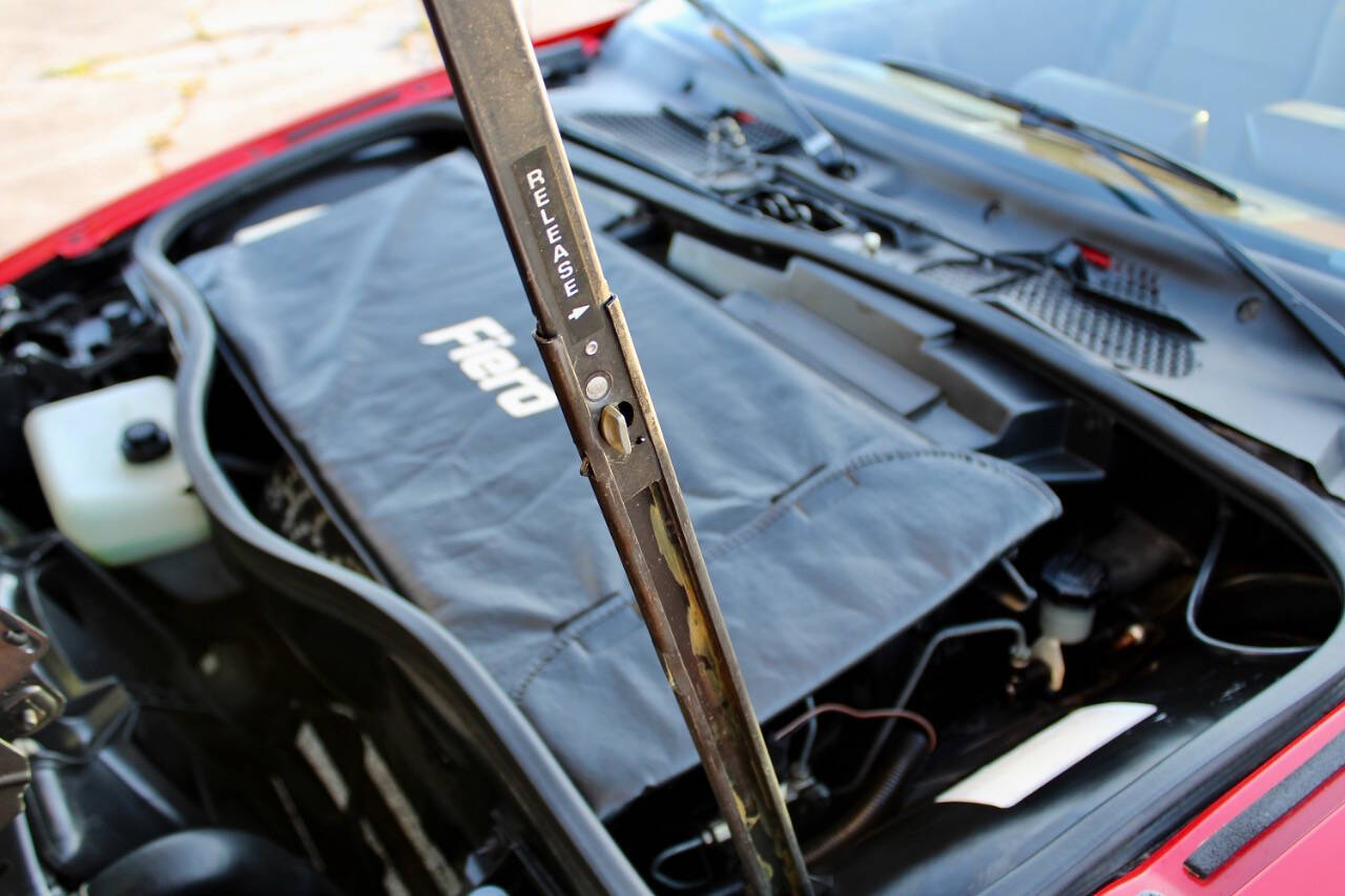 1988 Pontiac Fiero 12