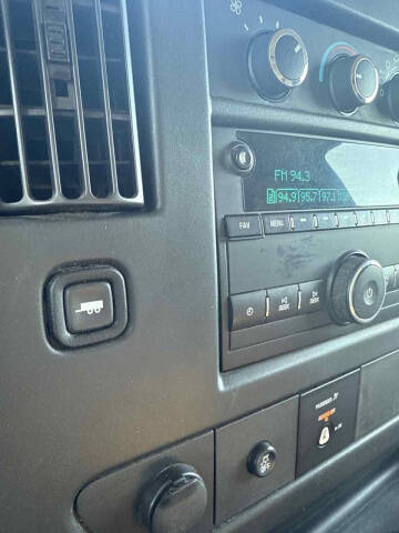 2017 GMC Savana 2500