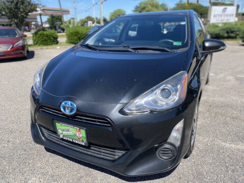 2015 Toyota Prius c Three