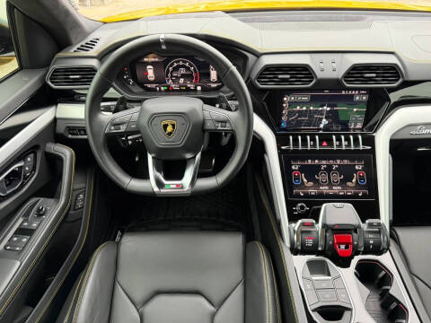 2022 Lamborghini Urus
