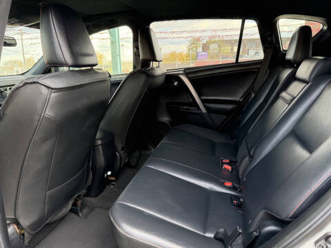 2017 Toyota RAV4 Hybrid SE