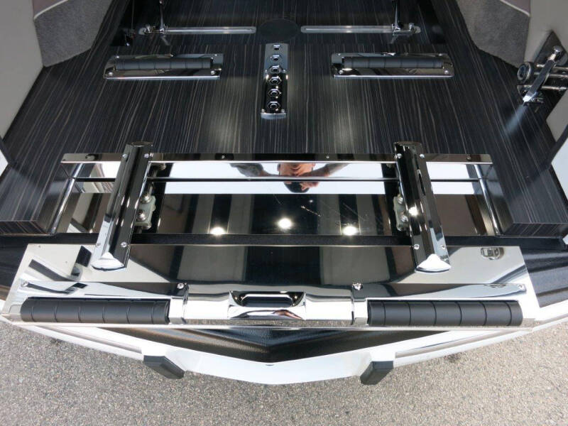 2025 Cadillac XT6 Master Coach