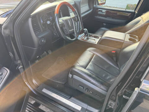 2017 Lincoln Navigator Select