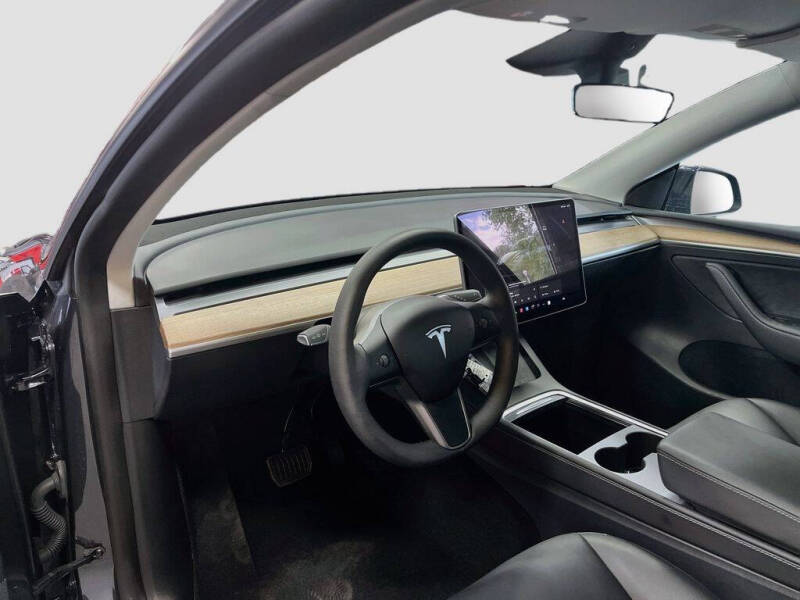2025 Tesla Model Y Long Range