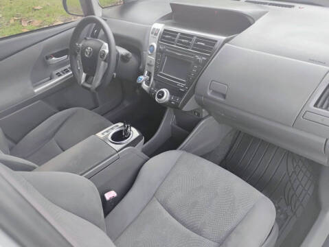 2014 Toyota Prius v Three