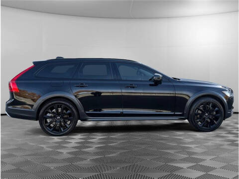 2020 Volvo V90 Cross Country T6