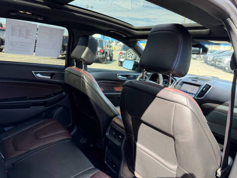 2020 Ford Edge Titanium